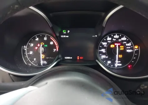 2023 Alfa Romeo Stelvio Ti/Lusso/Veloce/Estrema z USA, uszkodzony, nr VIN ZASPAKBN0P7D51662